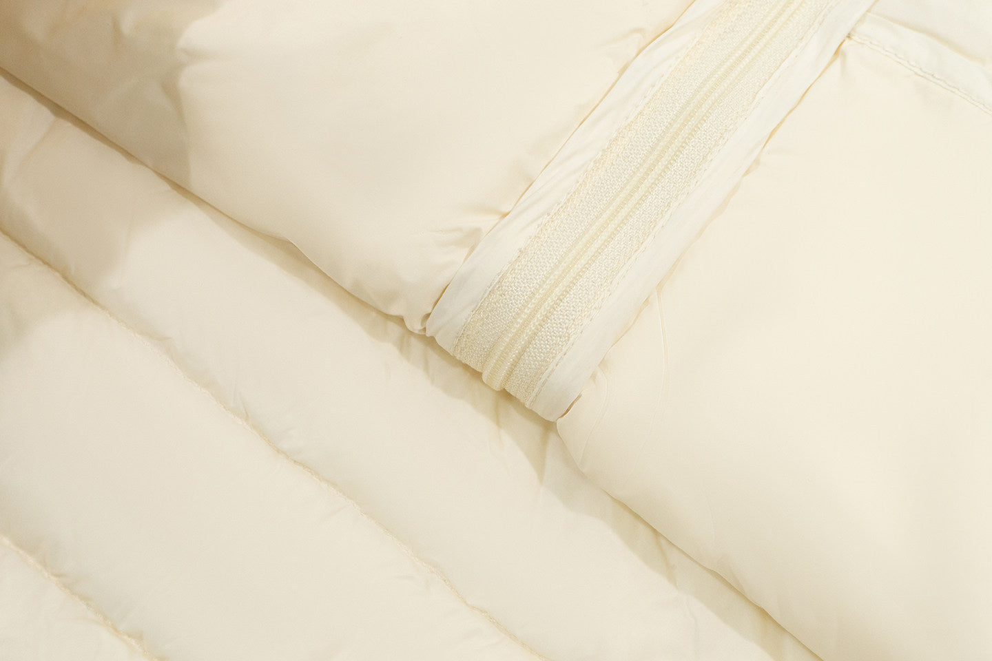 GRAF&WU Lightweight Hooded Puffer Jacket