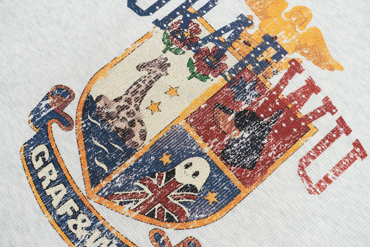 GRAF&WU Vintage Distressed Badge Star Raglan Sleeve Design Long-sleeved Shirt