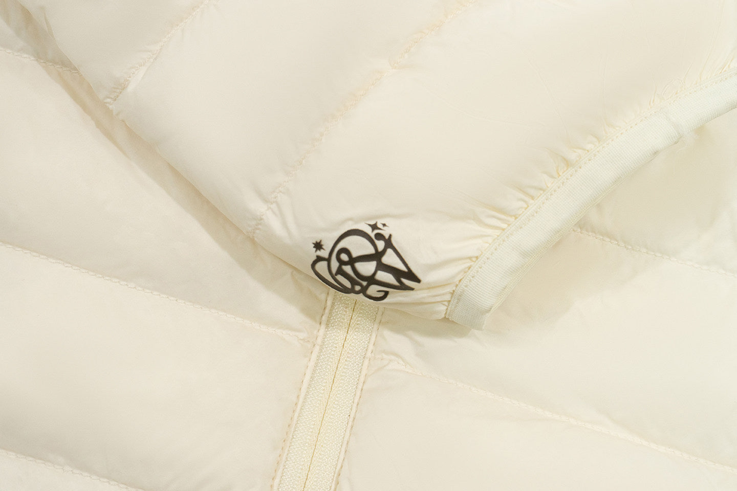 GRAF&WU Lightweight Hooded Puffer Jacket