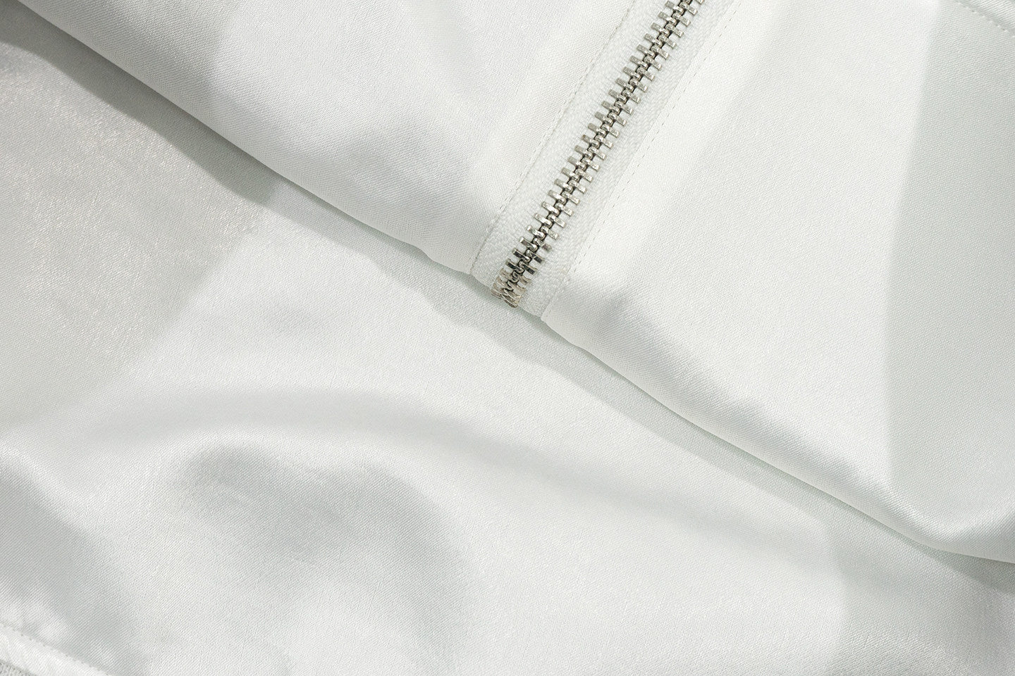 GRAF&WU Little Angel Cute Ghost Giraffe Satin Lining Zip-up Hoodie