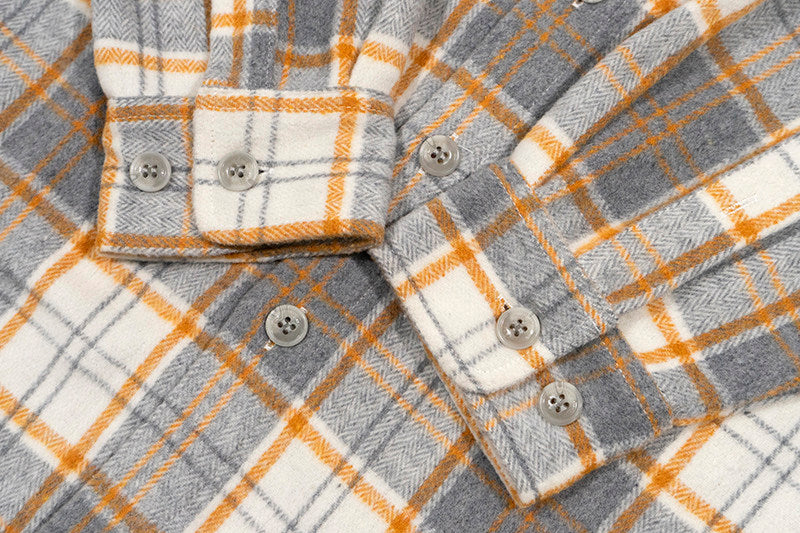 GRAF&WU Giraffe Embroidered Flannel Loose Plaid Shirt