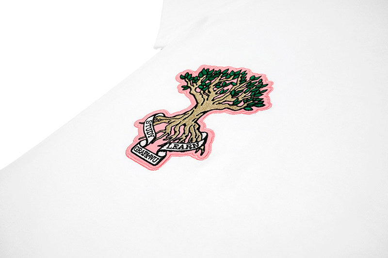 GRAF&WU Giraffe University Knowledge Power Embroidered Badge Cotton T-shirt