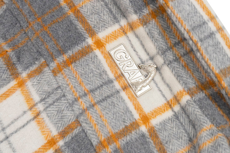 GRAF&WU Giraffe Embroidered Flannel Loose Plaid Shirt