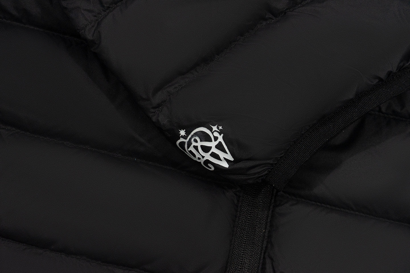 GRAF&WU Lightweight Hooded Puffer Jacket
