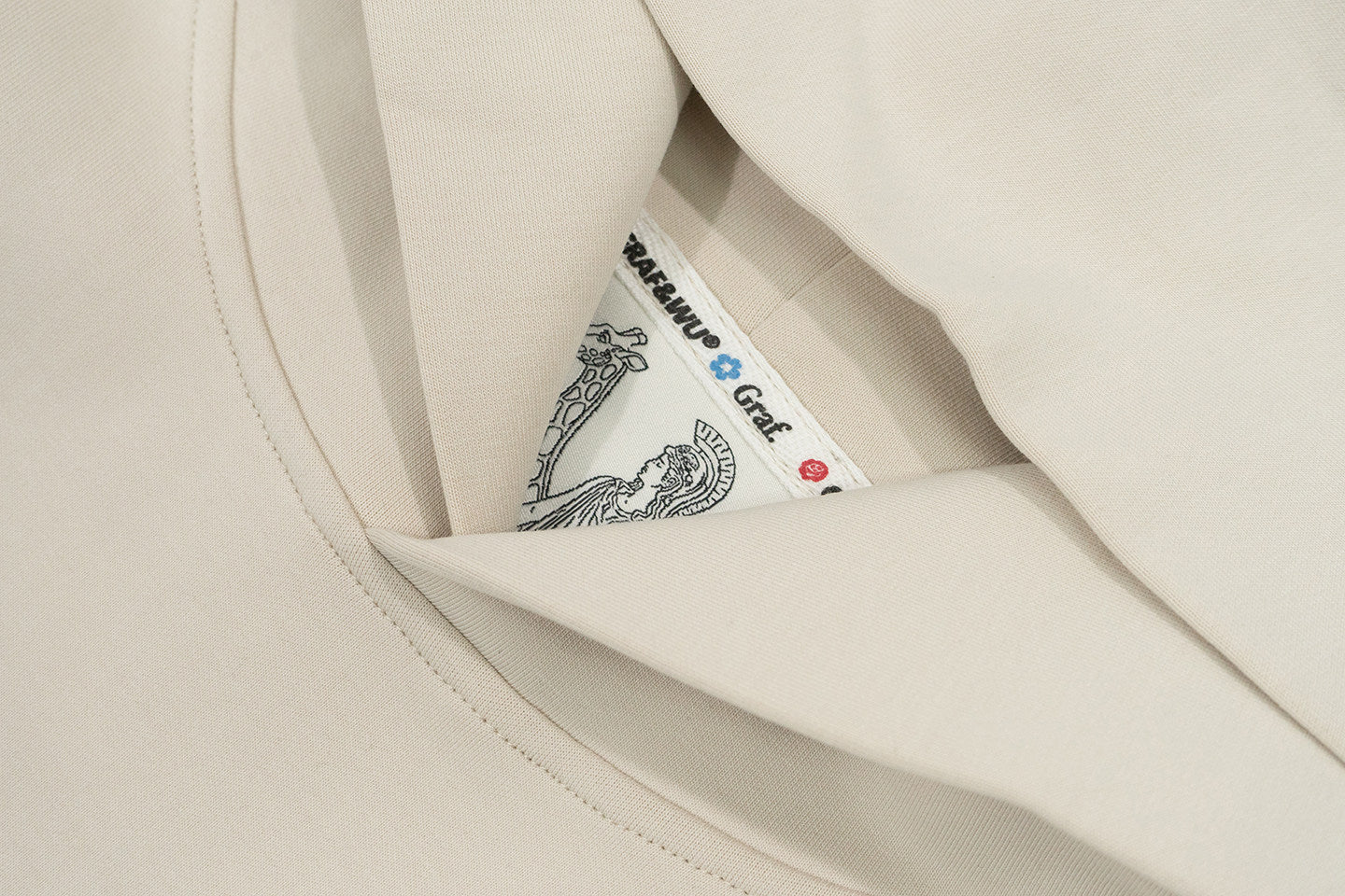 GRAF&WU Tiny Angel Cute Ghost Giraffe Fleece Cotton Hoodie