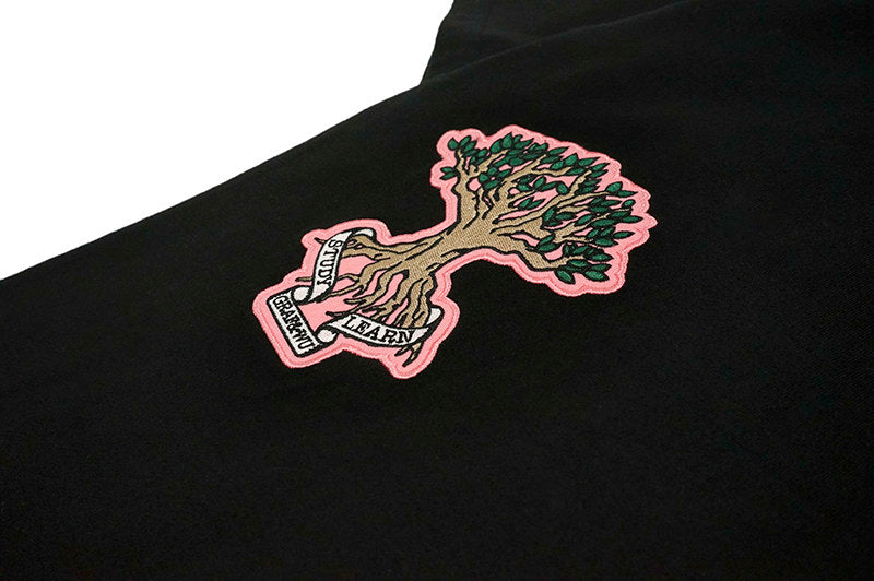 GRAF&WU Giraffe University Knowledge Power Embroidered Badge Cotton T-shirt