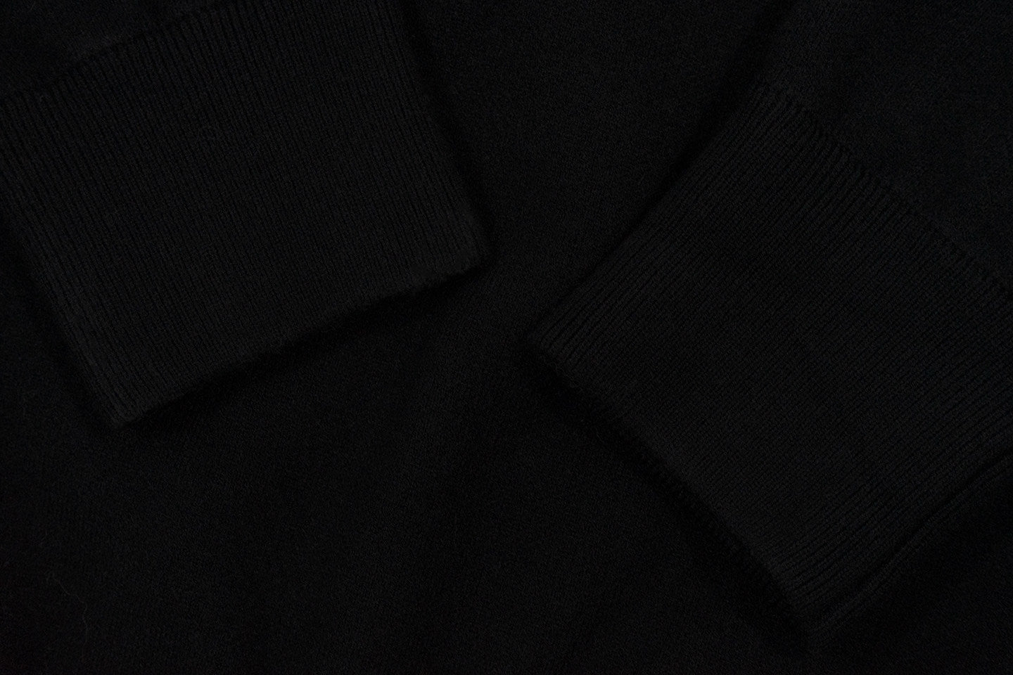 GRAF&WU Letter Embroidery Half-Zip Polo Collar Sweater