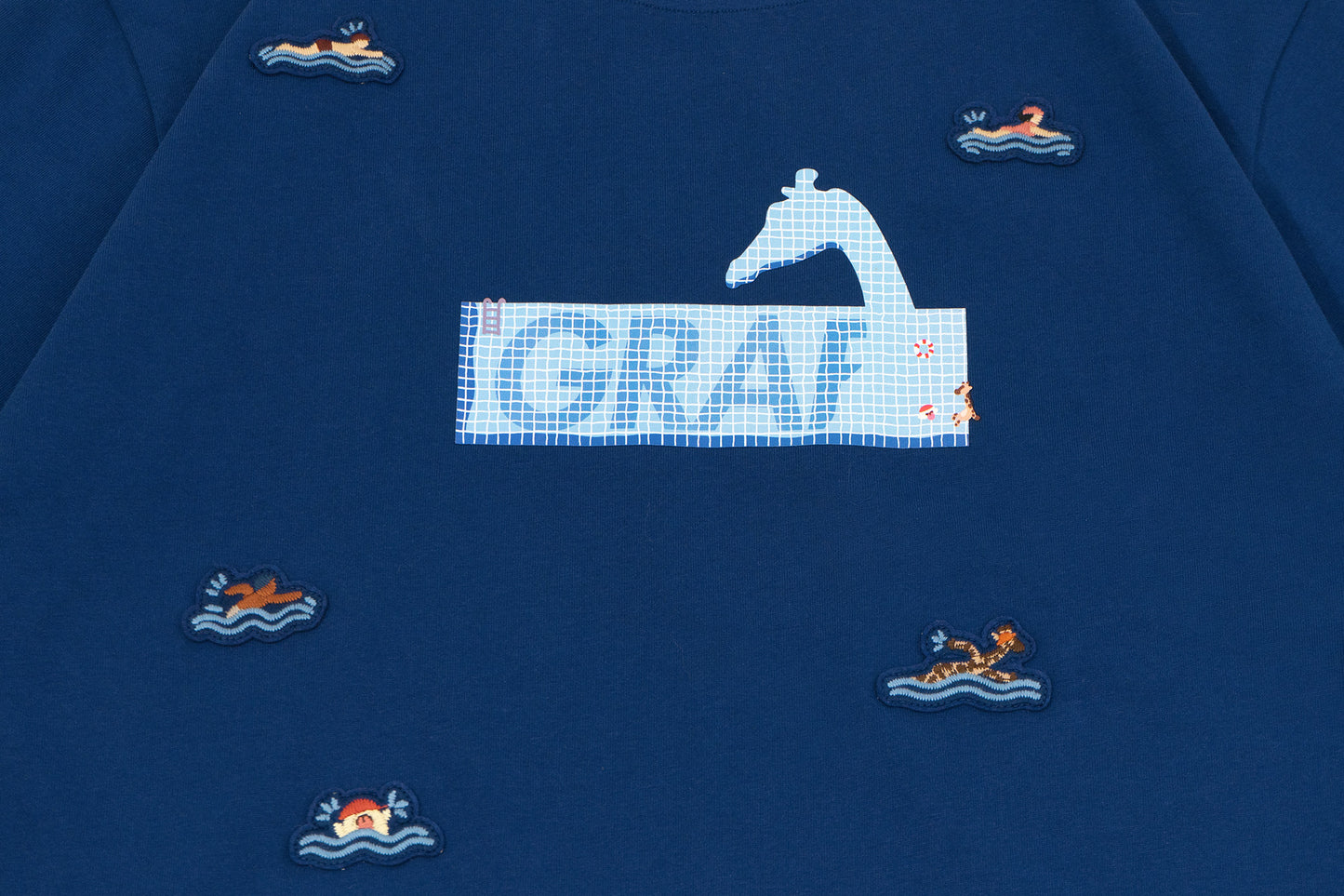 GRAF&WU Mini Embroidered Giraffe Athletic Fashion T-shirt